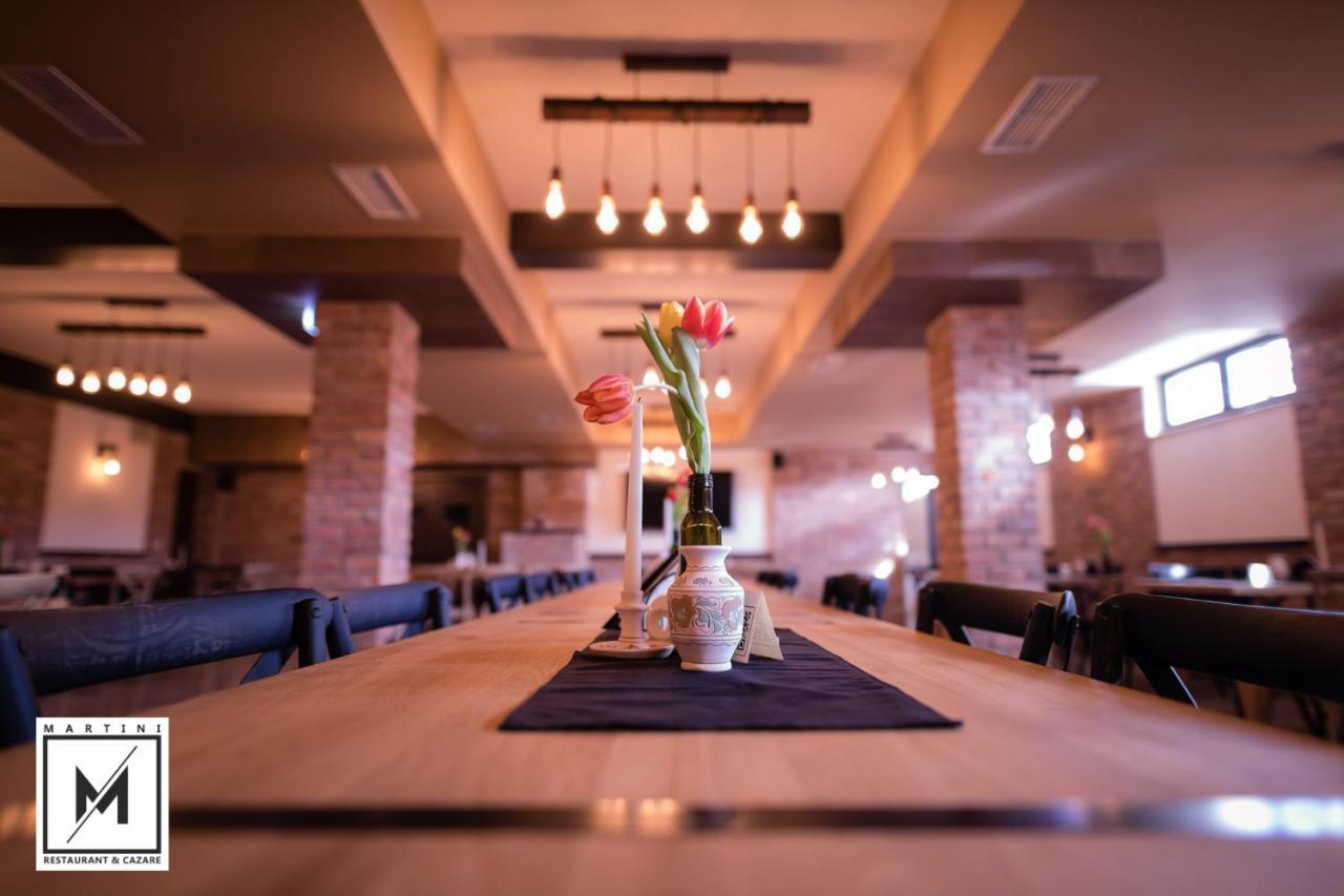 Martini Restaurant & Cazare Sebesel ภายนอก รูปภาพ