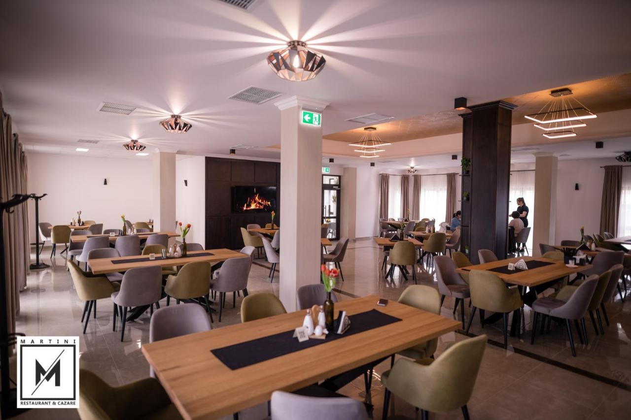 Martini Restaurant & Cazare Sebesel ภายนอก รูปภาพ
