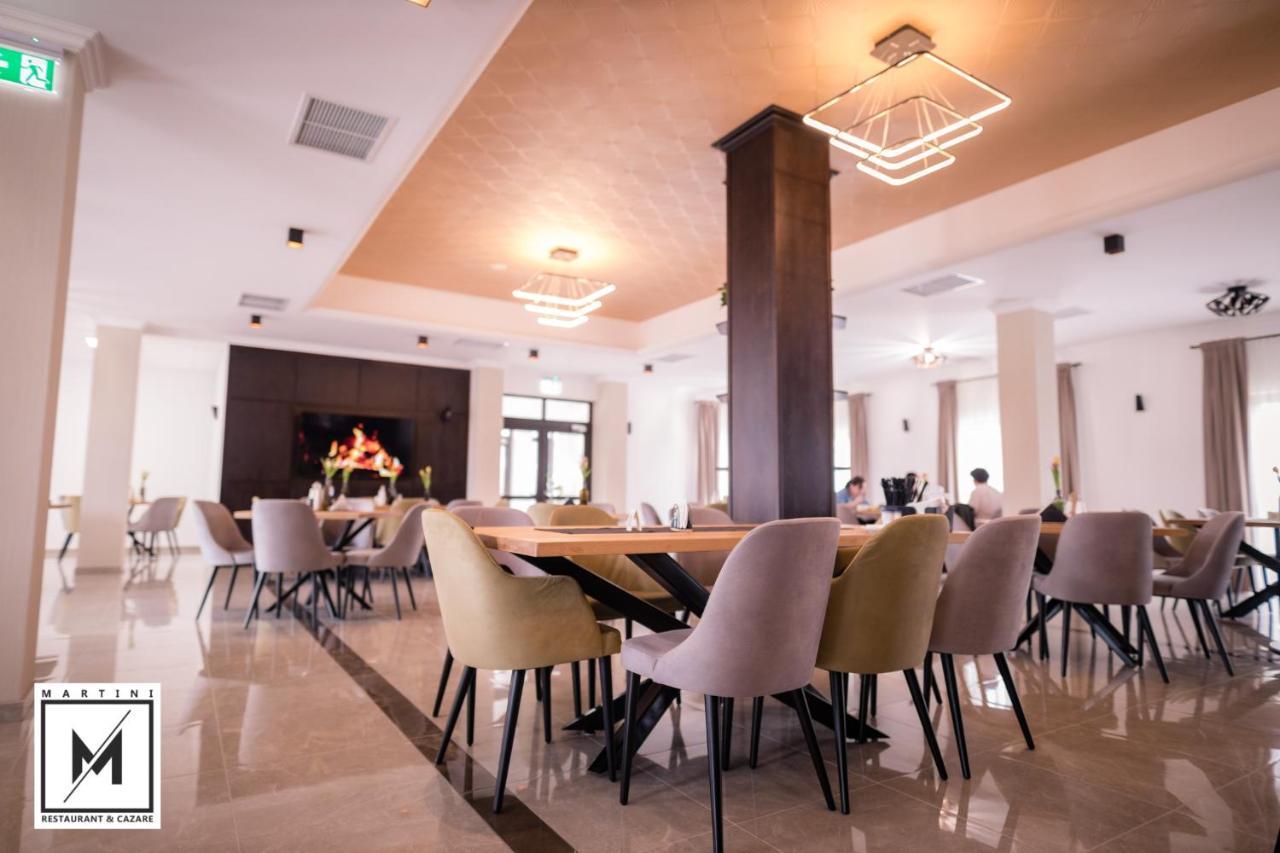 Martini Restaurant & Cazare Sebesel ภายนอก รูปภาพ