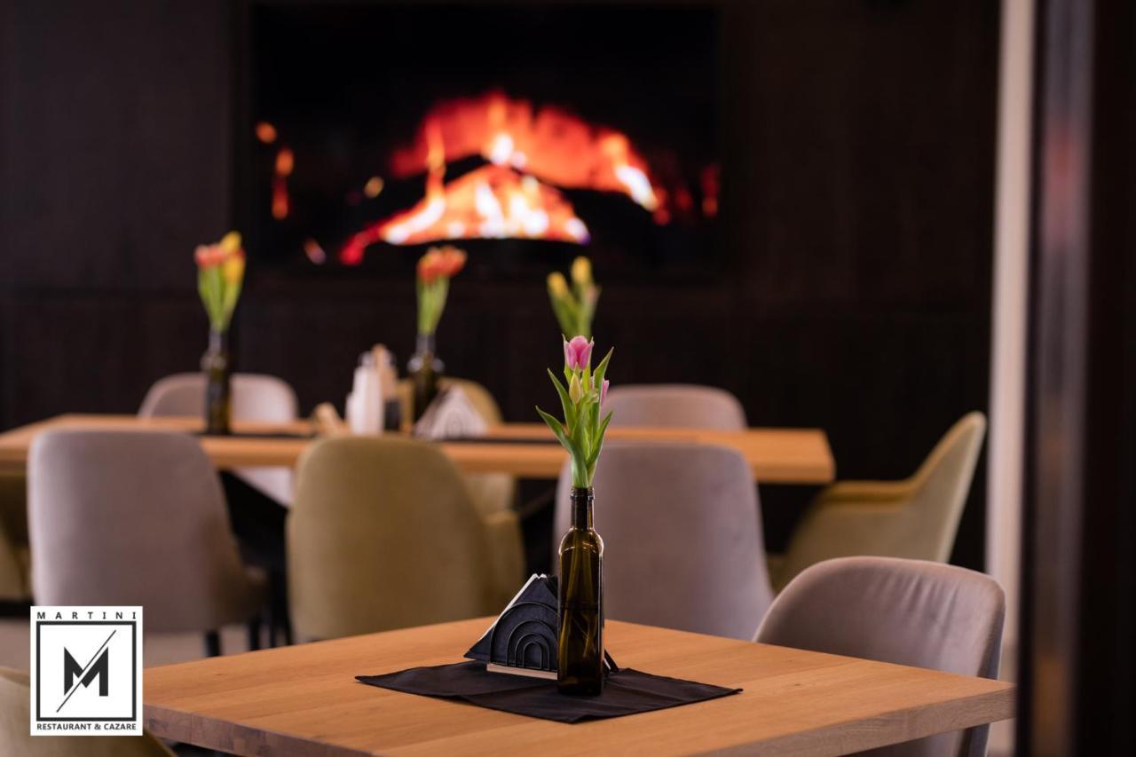 Martini Restaurant & Cazare Sebesel ภายนอก รูปภาพ