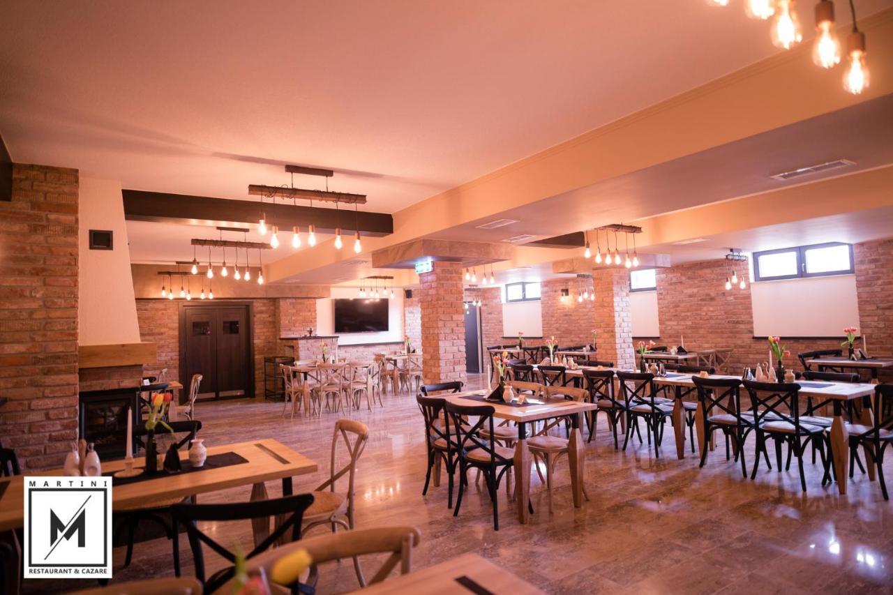 Martini Restaurant & Cazare Sebesel ภายนอก รูปภาพ