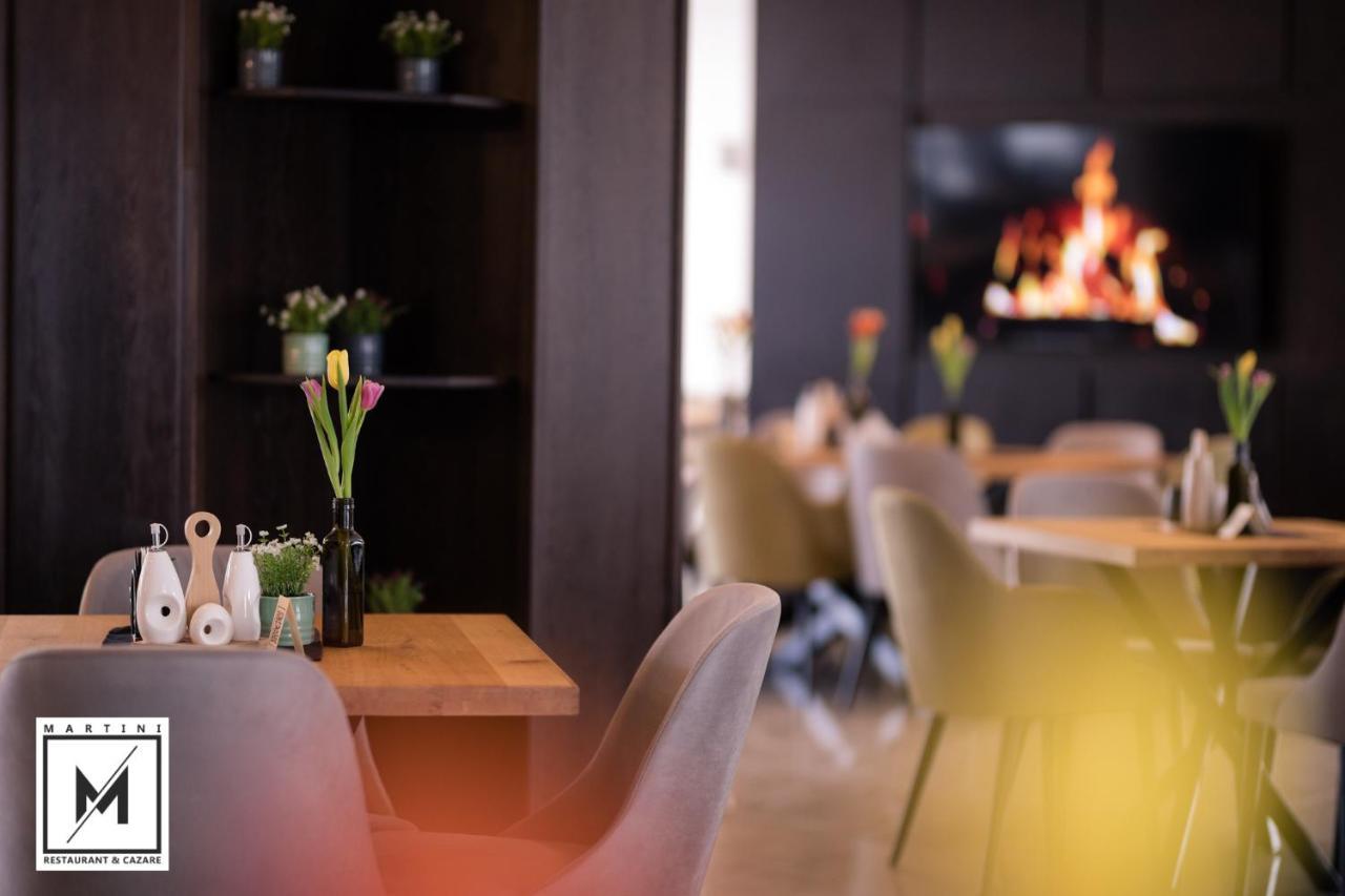 Martini Restaurant & Cazare Sebesel ภายนอก รูปภาพ
