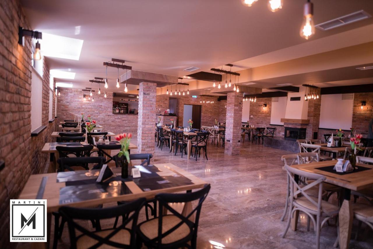 Martini Restaurant & Cazare Sebesel ภายนอก รูปภาพ